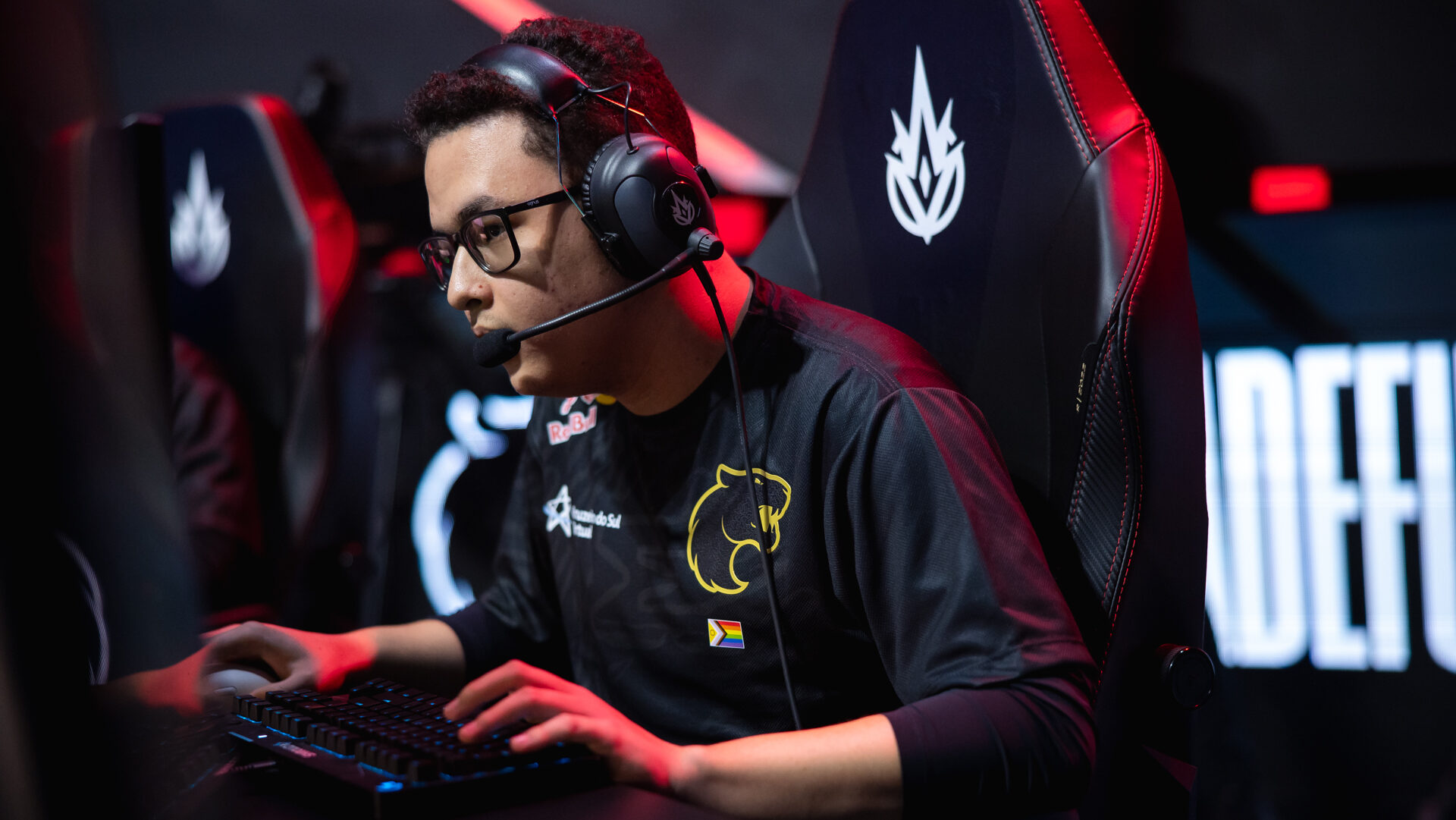 Furia QUASE entrega para INTZ, mas garante sonho dos playoffs