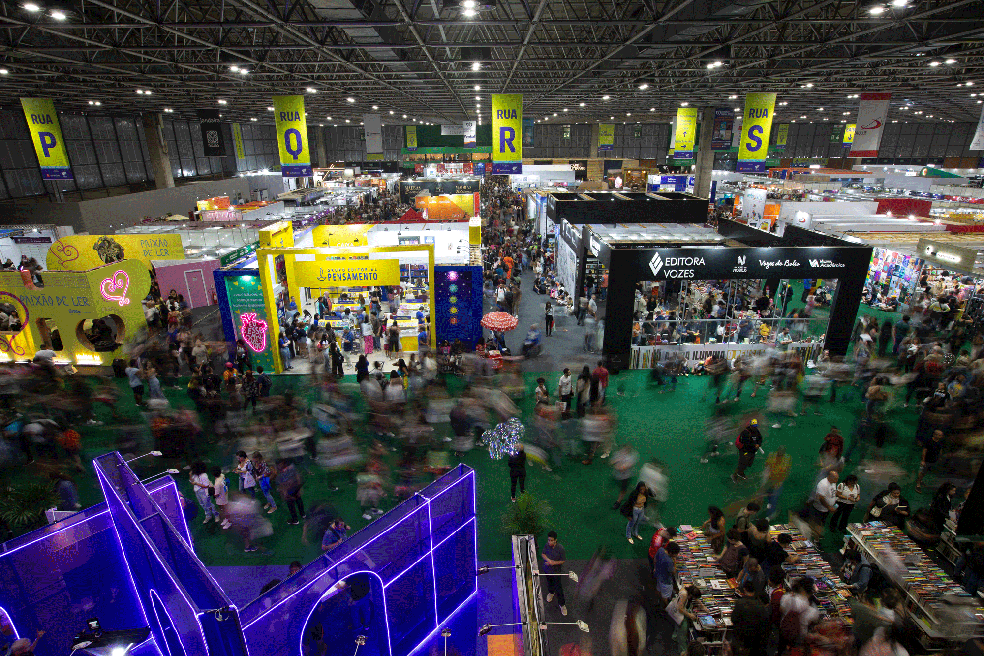 Foto de um dos momentos da Bienal do Livro 25