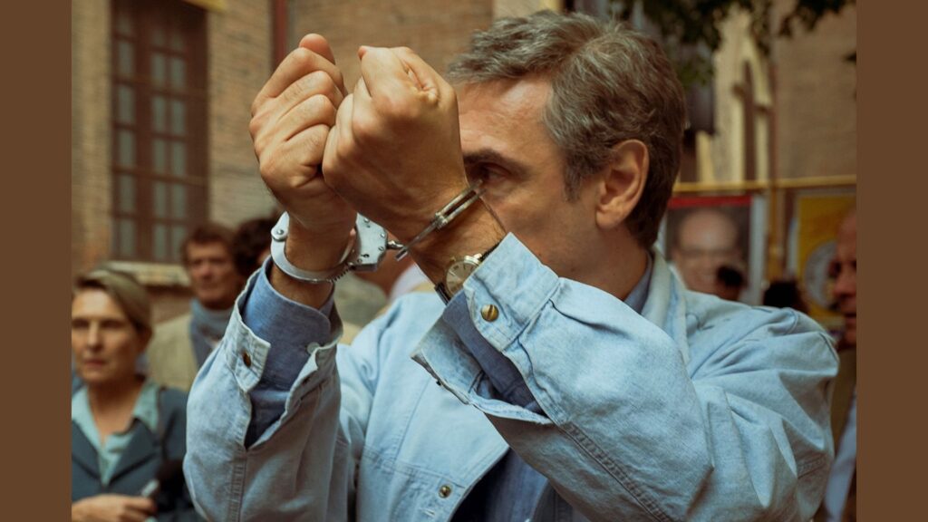 No aniversário da prisão de Tortora, Max divulga primeiras imagens da série Portobello