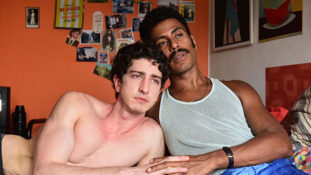 'Máscaras de Oxigênio Não Cairão Automaticamente' estreia em 31 de agosto