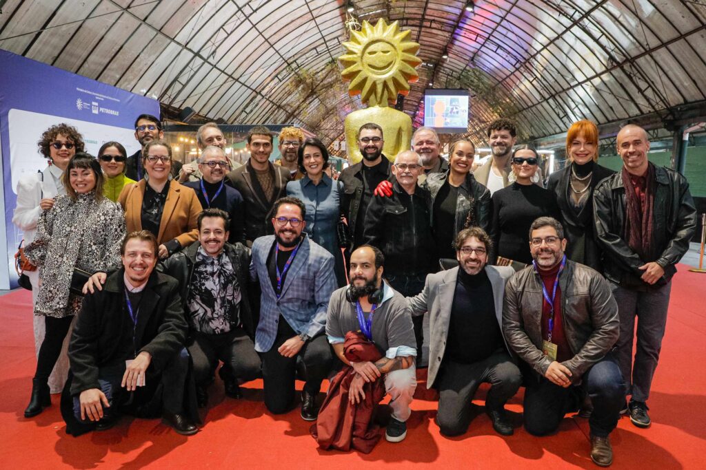 Gero Camilo, Ruan Aguiar, Leo Jaime, Babi Xavier, Claudete Troiano,  entre outros famosos no Tapete Vermelho do 53º Festival de Cinema de Gramado