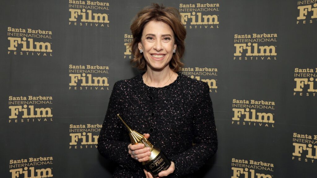 Fernanda Torres, Walter Salles e mais de 750 artistas do cinema nacional assinam carta por regulamentação do streaming