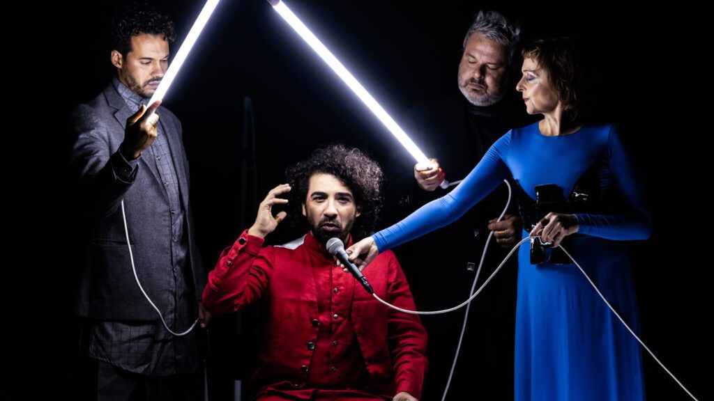 Tradicional evento que celebra o teatro de Curitiba chega em sua quarta edição, com diversas atividades gratuitas