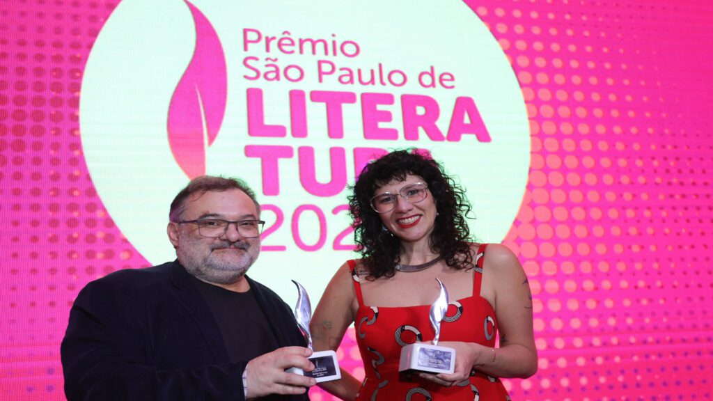 O estreante Marcílio França Castro e a repetente Mariana Salomão Carrara são os vencedores do Prêmio São Paulo de Literatura 2025