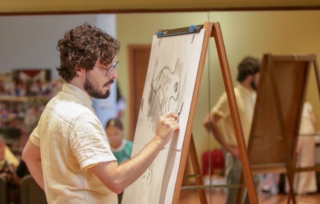 A poesia das ilustrações de Gustavo Ramos ganha exposição na CAIXA Cultural Curitiba