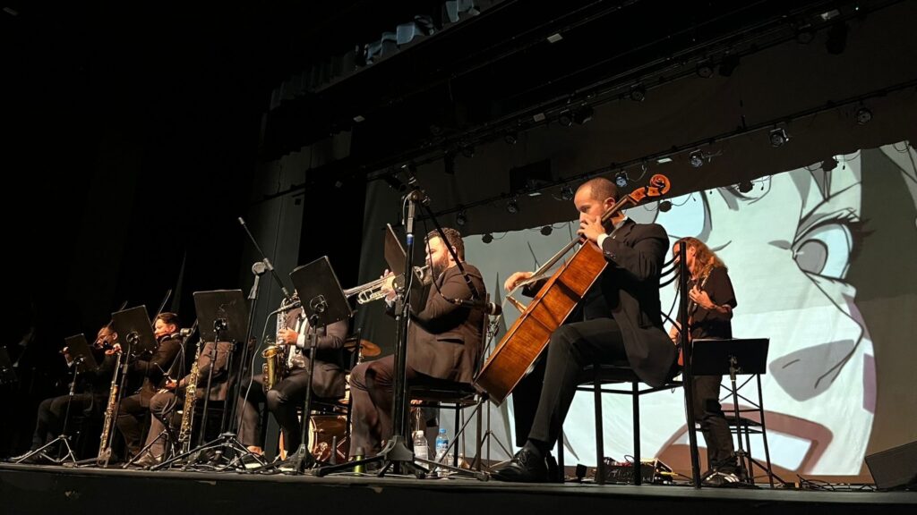 Animes in Concert tocando o tema de Naruto