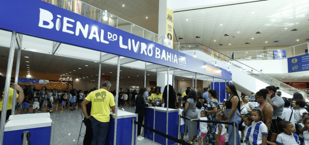 Fila de entrada para a Bienal do Livro da Bahia