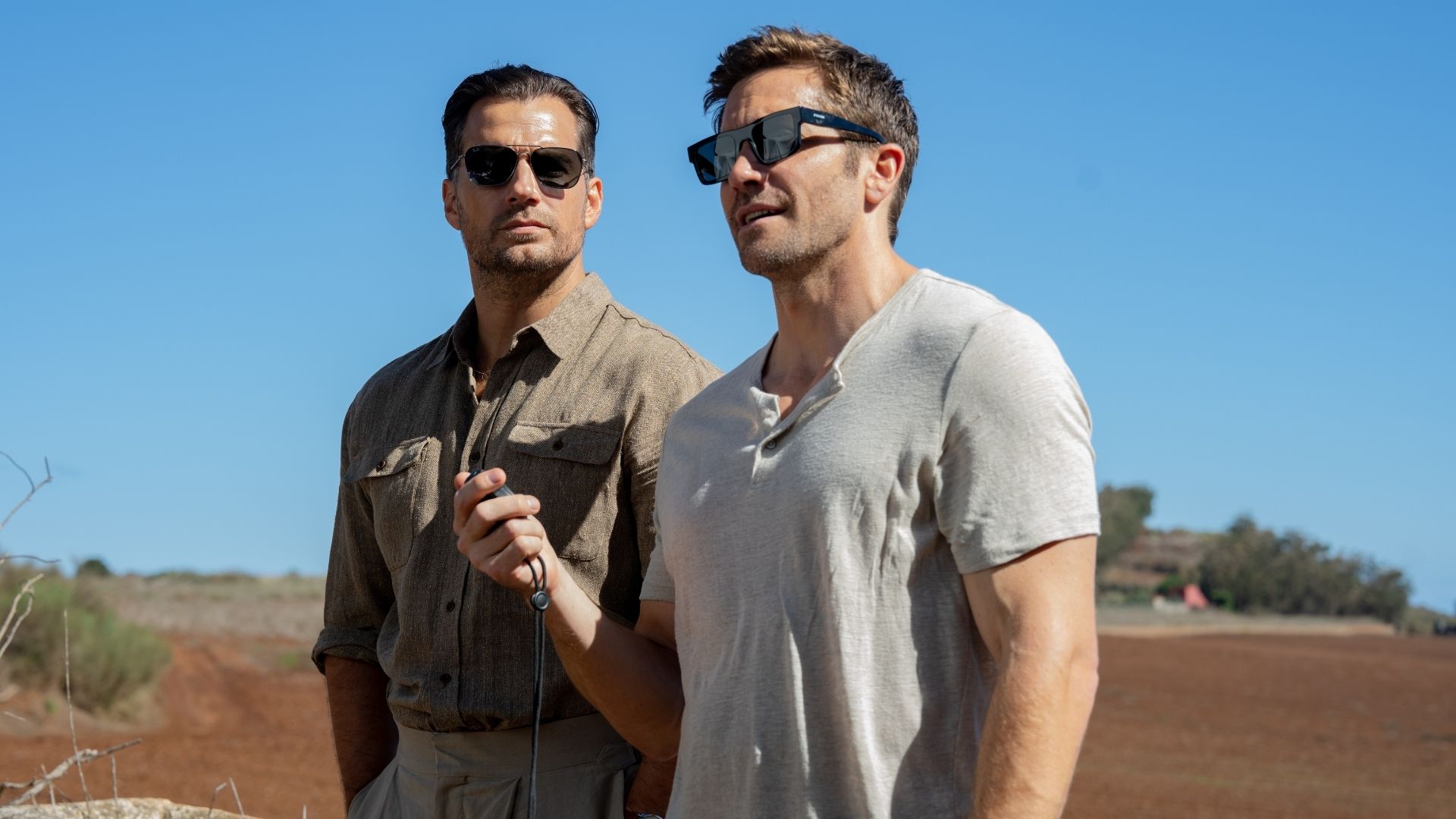 Na Zona Cinzenta, com Henry Cavill e Jake Gyllenhaal