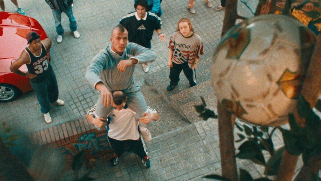 Trecho de "Backyard Legends"