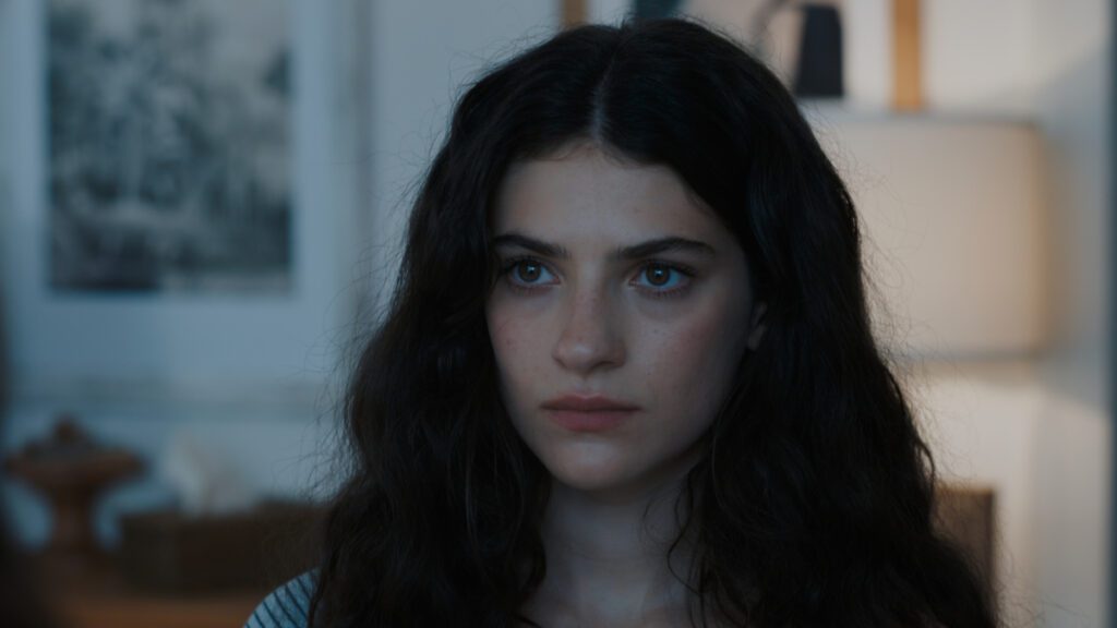 Ella Rubin se junta a Maya Hawke em nova série da Netflix