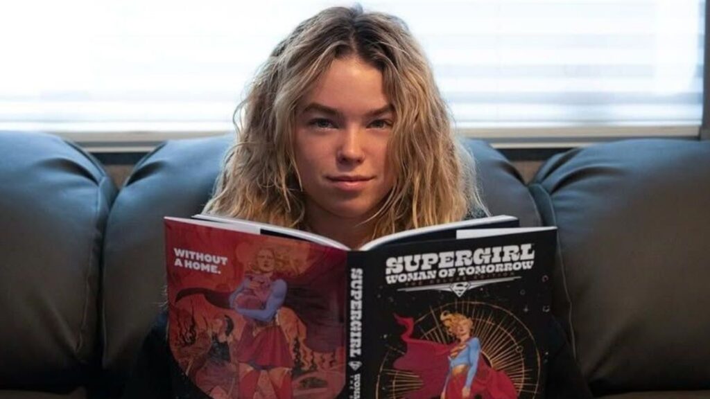 Milly Alcock como Supergirl