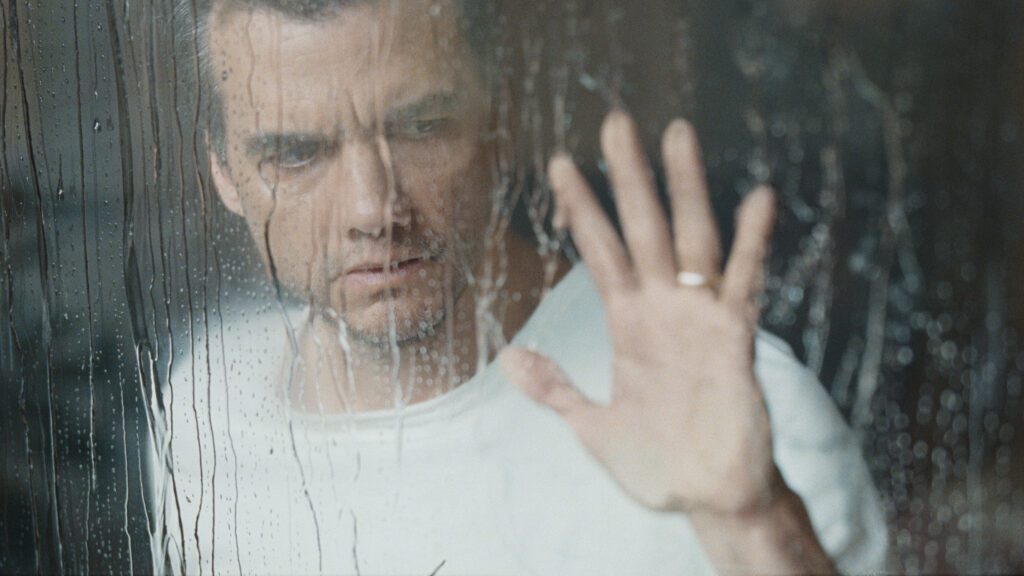 Assista ao trailer de “A Última Casa”, suspense estrelado por Wagner Moura