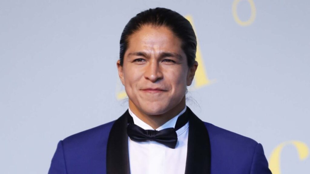 Ator de Dani Rojas em “Ted Lasso” estreia no futebol profissional