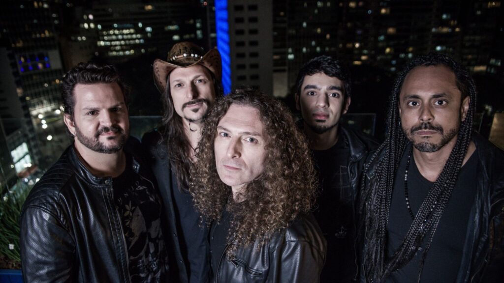 Angra celebra 30 anos de Holy Land no domingo, em Porto Alegre